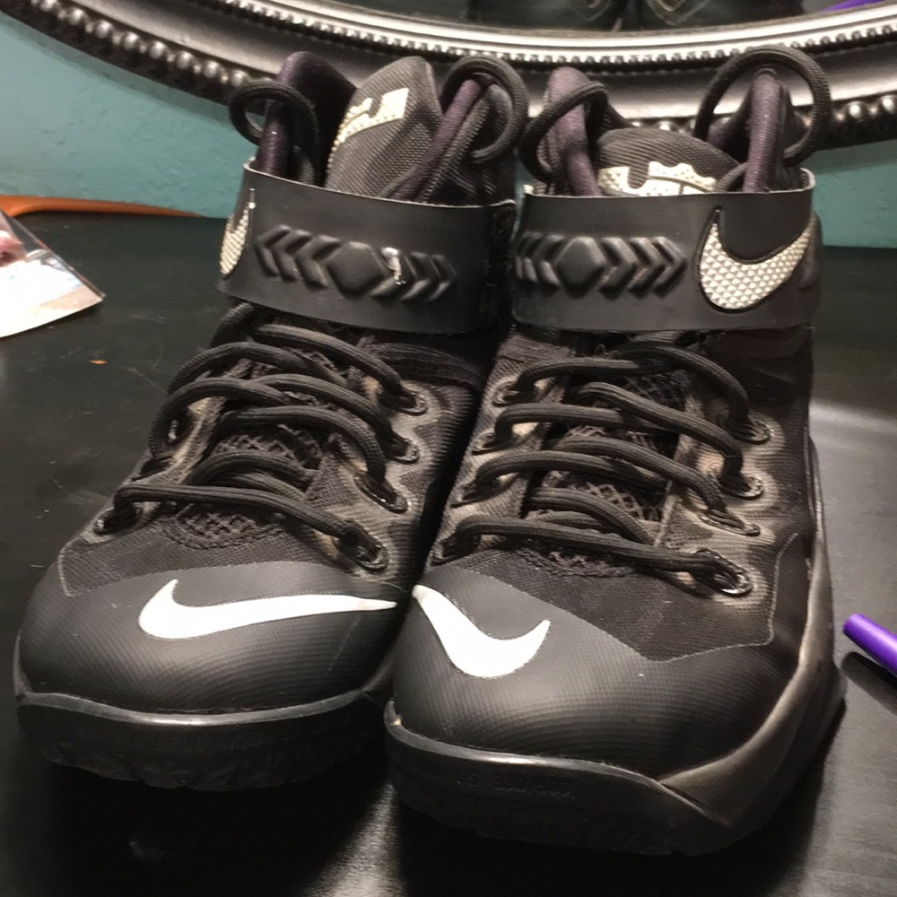 All black 2015 lebrons